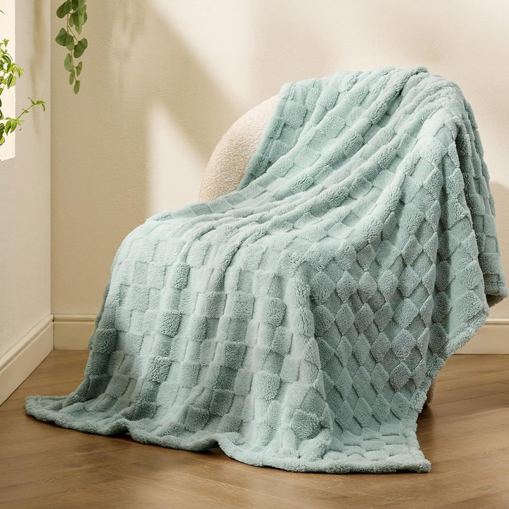 Reversible Cozy Fleece Blanket Bowlift