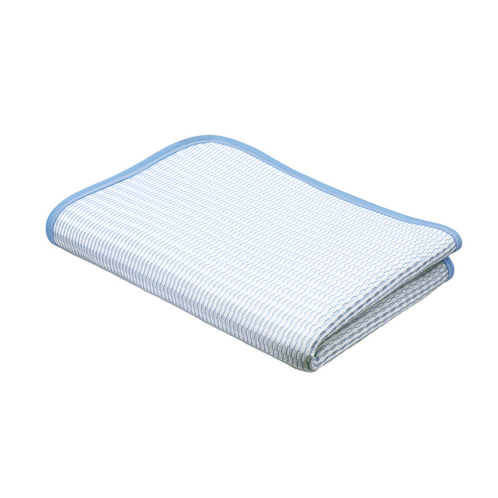 Women Patterned and breathable Bedspread Bowlift