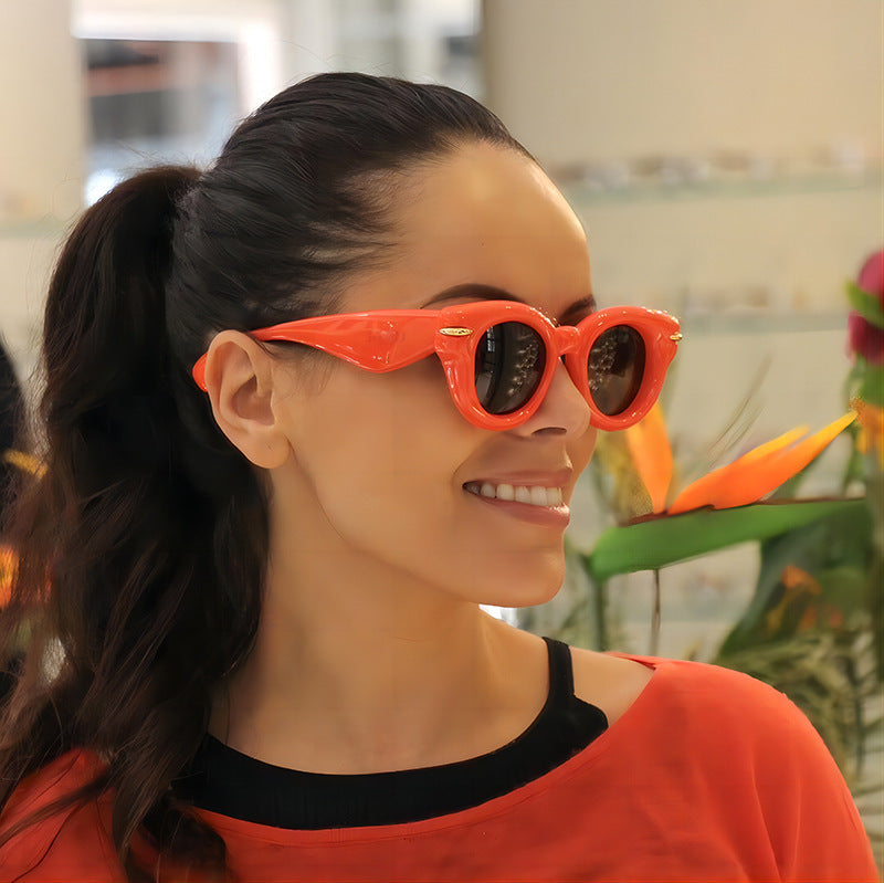 Ladies fashionable sunglasses with elegant silhouette Bowlift