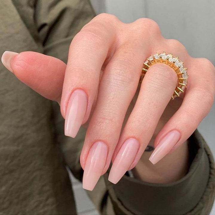 High-gloss artificial nails with rose effect Bowlift