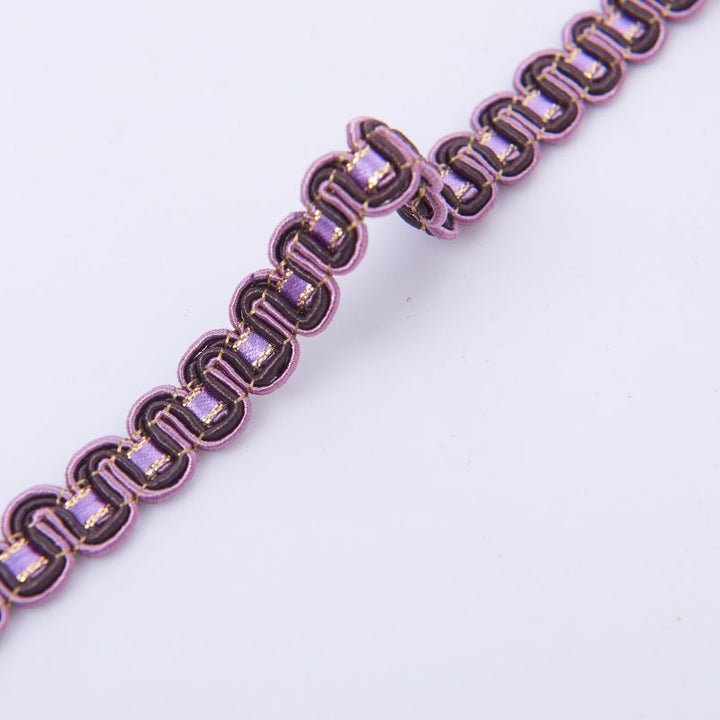 Decorative embroidery Bowlift