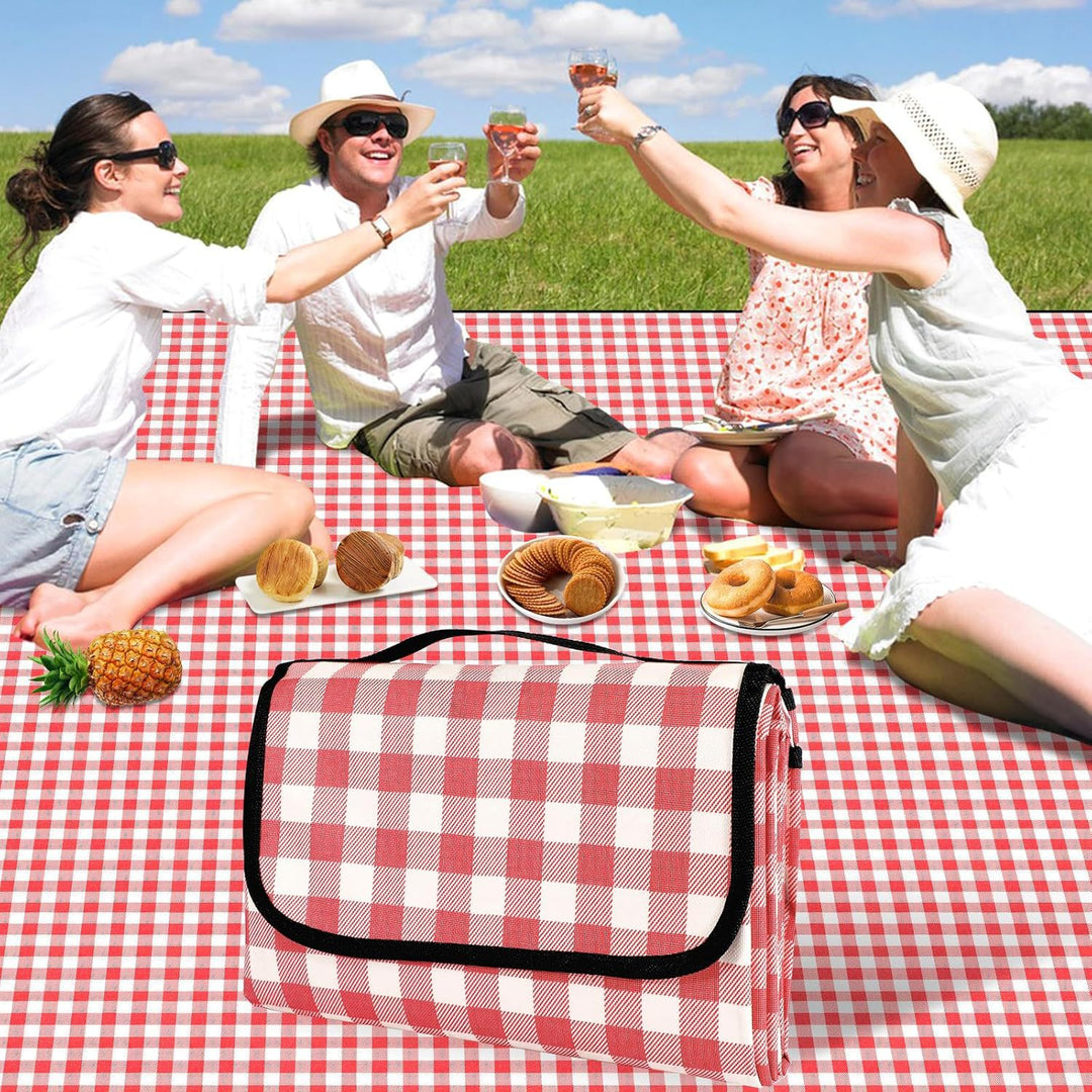 Women Folding Picnic Blanket with Carrying Bag Bowlift