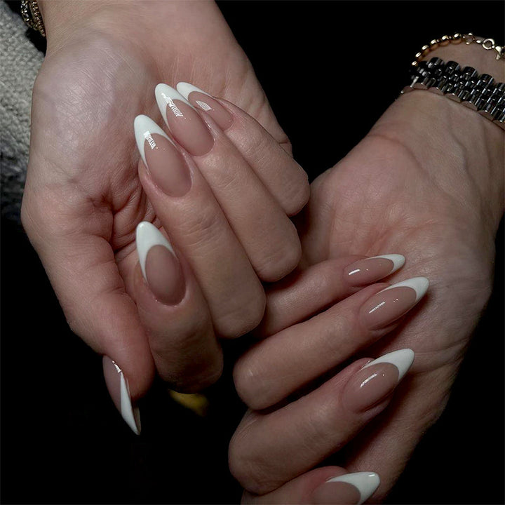 High-quality nail art in elegant French-tip design Bowlift