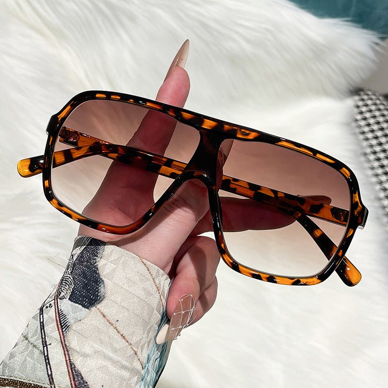 Women's fashionable sunglasses Bowlift