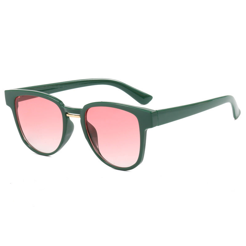 Ladies Designer Sunglasses with Unique Cat-Eye Frame Bowlift