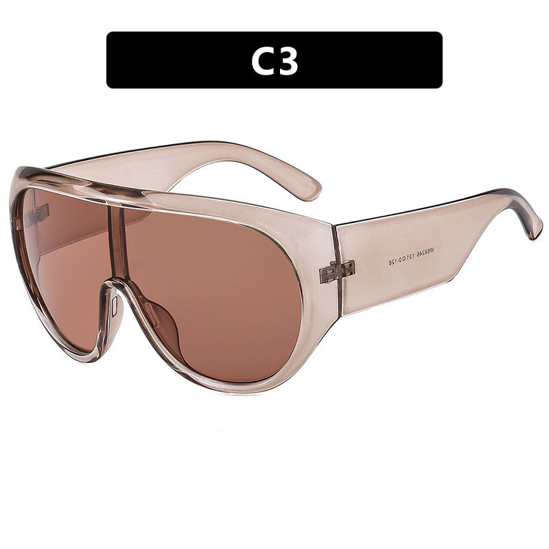 Ladies sporty sunglasses in aerodynamic design with wide field of vision Bowlift