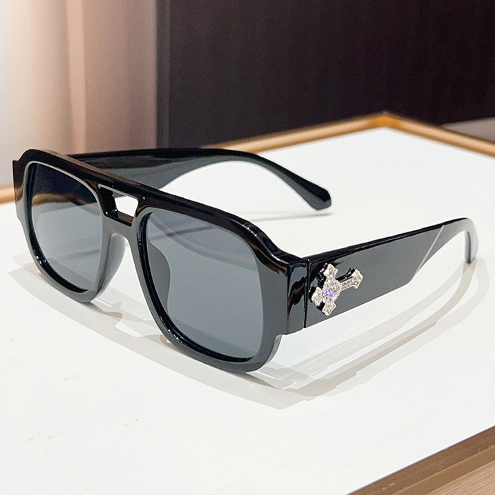 Statement Geometric Shield Sunglasses with Decorative Accent Bowlift