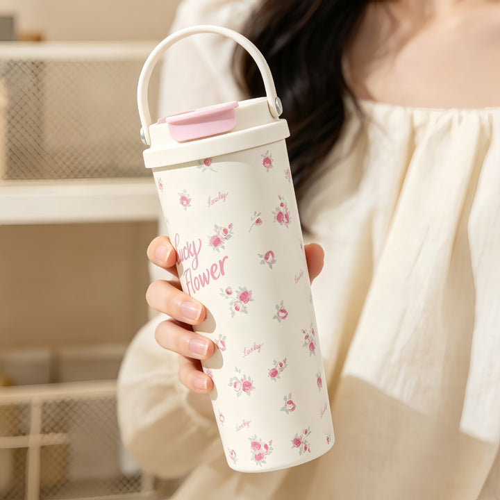 Insulated drinking bottle with integrated straw Bowlift