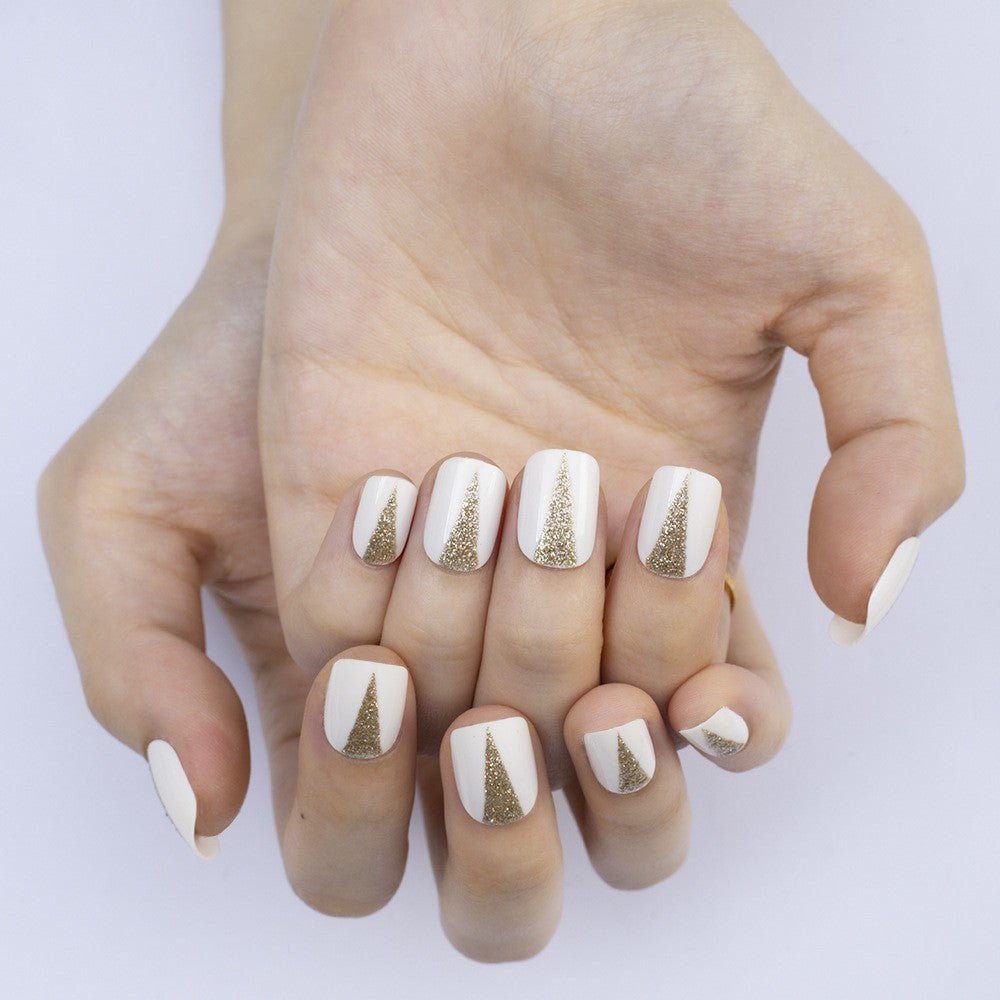 High-gloss artificial nails with rose effect Bowlift