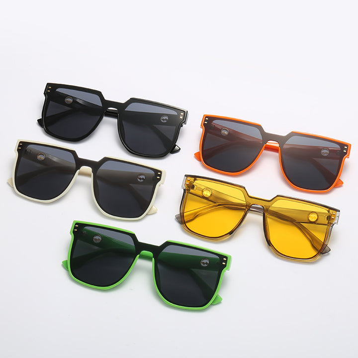 Women striking sunglasses with a distinctive geometric frame Bowlift