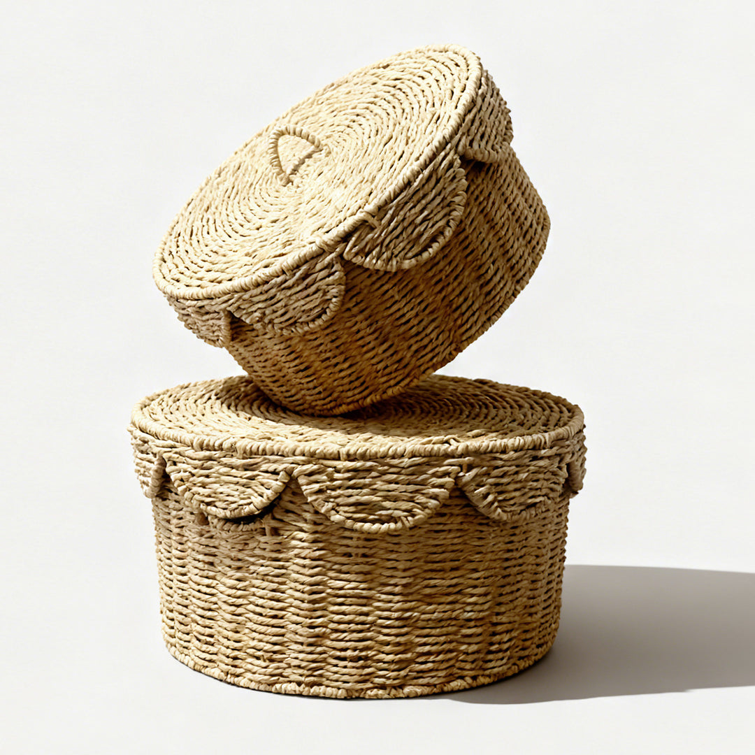 Rustic storage basket with lid Bowlift
