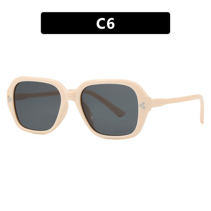 Women stylish sunglasses in trendy geometric design Bowlift