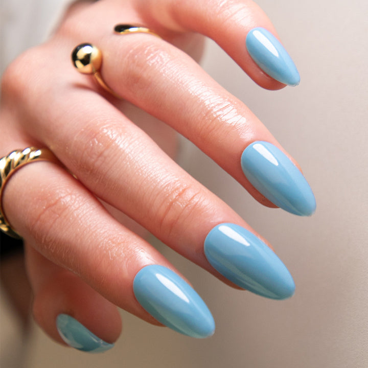 elegant Stiletto nails in high gloss finish Bowlift