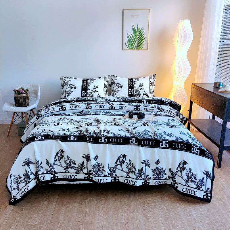 Women's Fluffy Cuddle Blanket with Playful Cloud Pattern Bowlift
