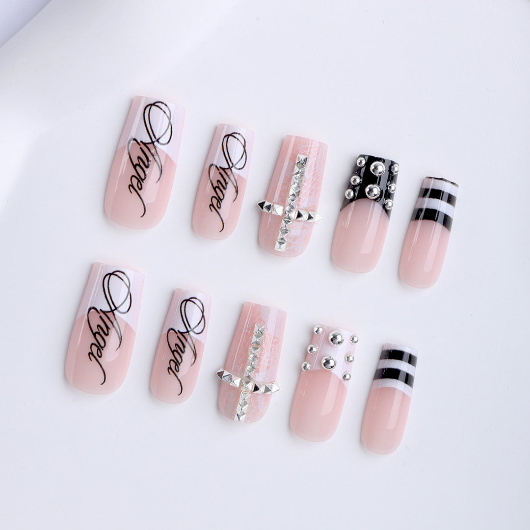 Artificial nails with glamorous 3D decorations Bowlift
