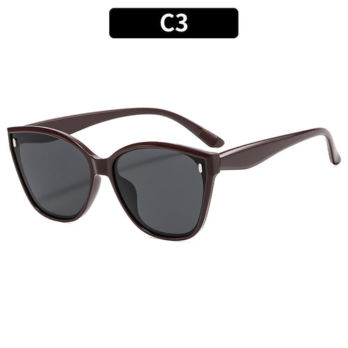 Retro-Inspired Cat-Eye Sunglasses