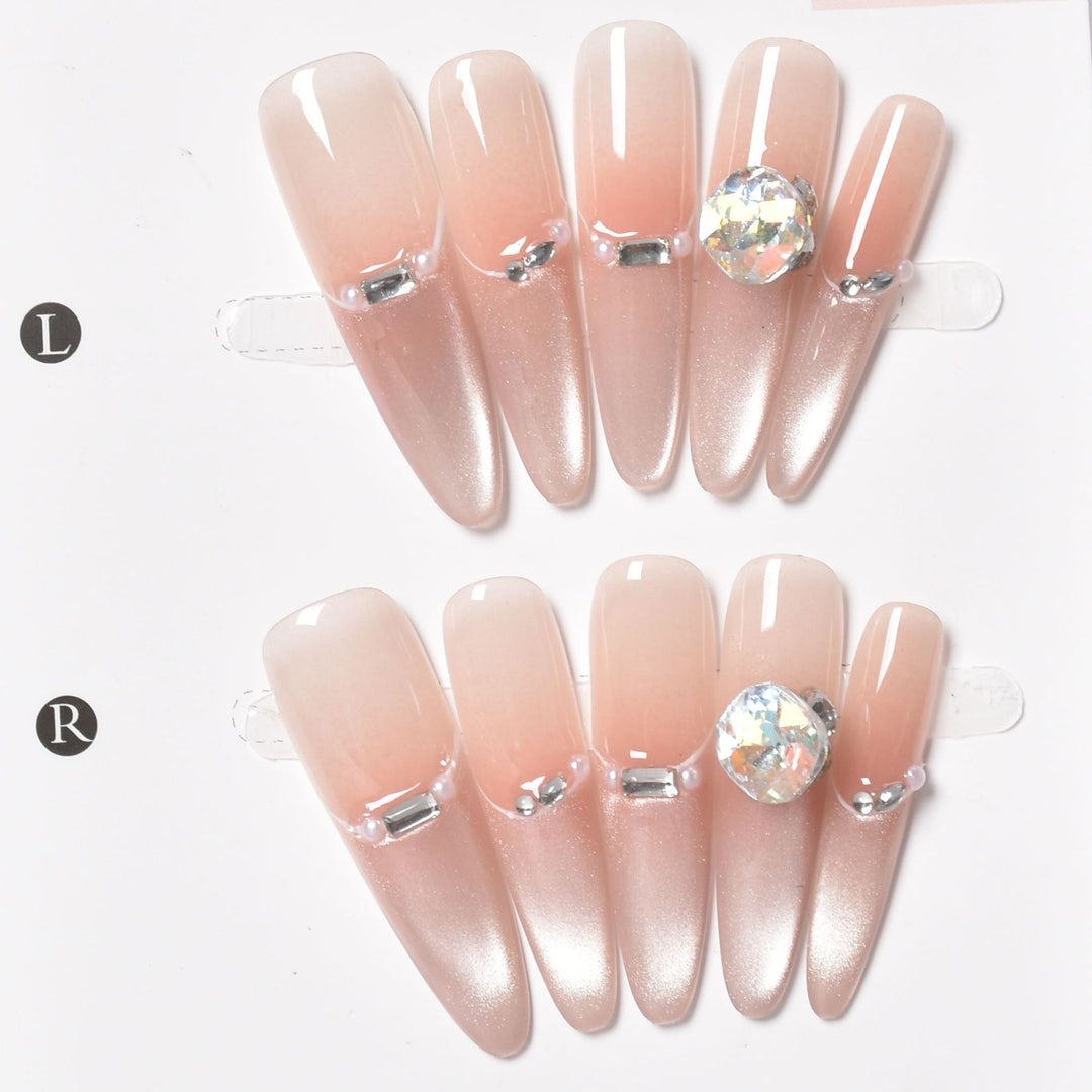 Glamorous Press-On Nail Set Bowlift