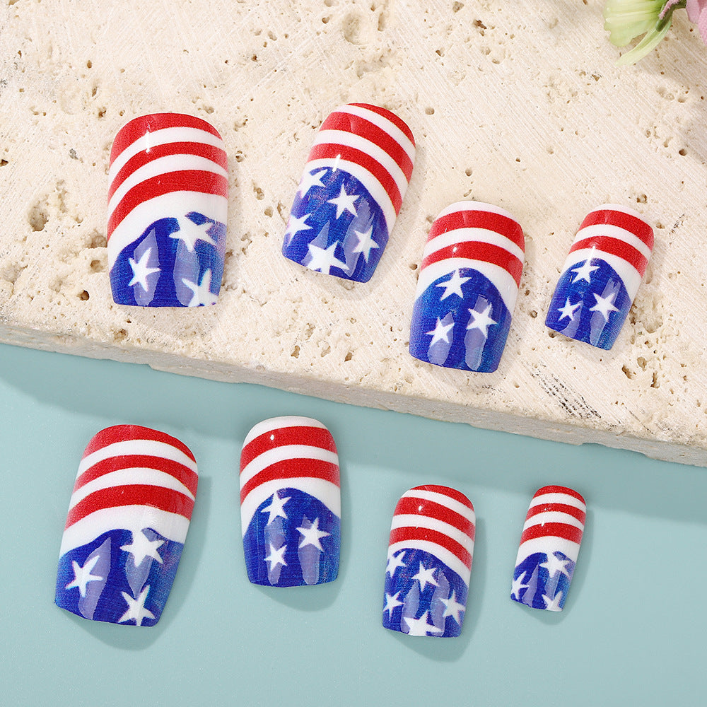 Artificial nails in patriotic Stars and Stripes design Bowlift