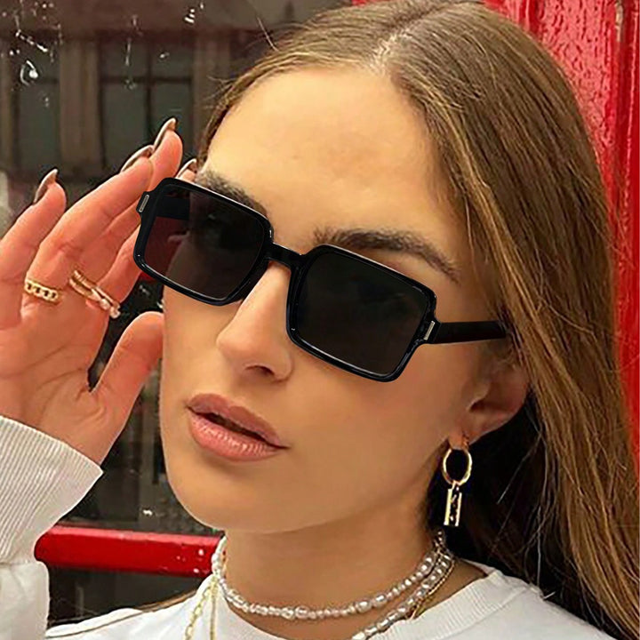 Women's square sunglasses in elegant leopard print Bowlift