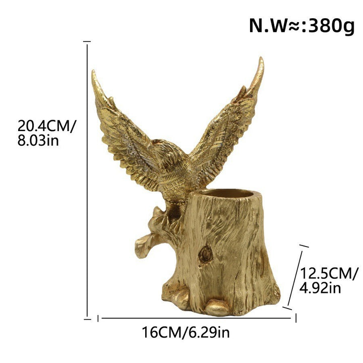 Elegant garden figure with eagle on tree trunk Bowlift