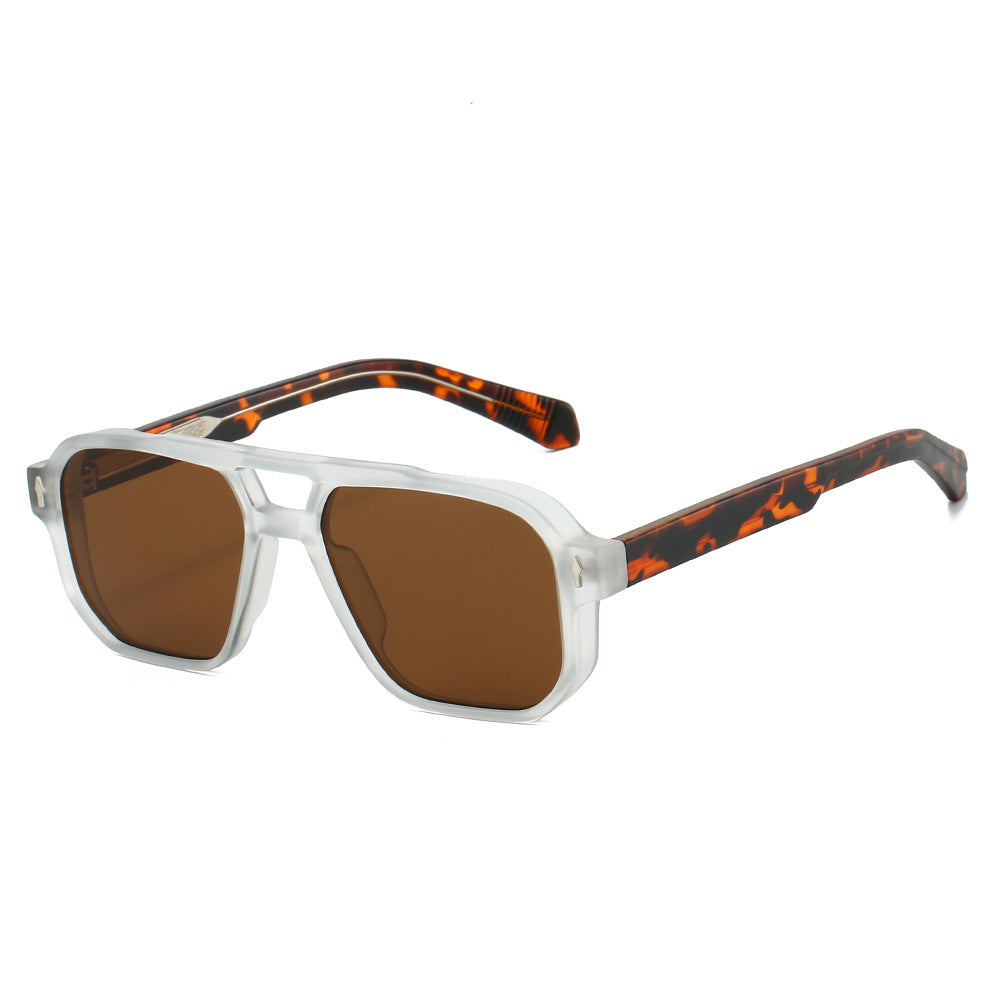 Women's fashionable sunglasses in urban design with polarized lenses Bowlift