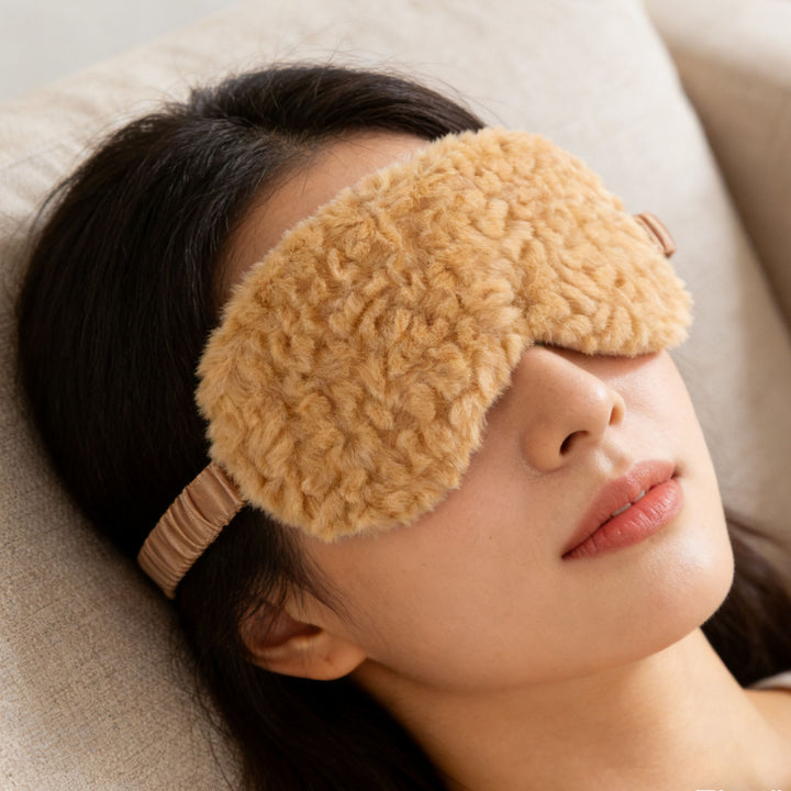 Women's luxury sleep mask with voluminous faux fur cover and softly padded eye area Bowlift