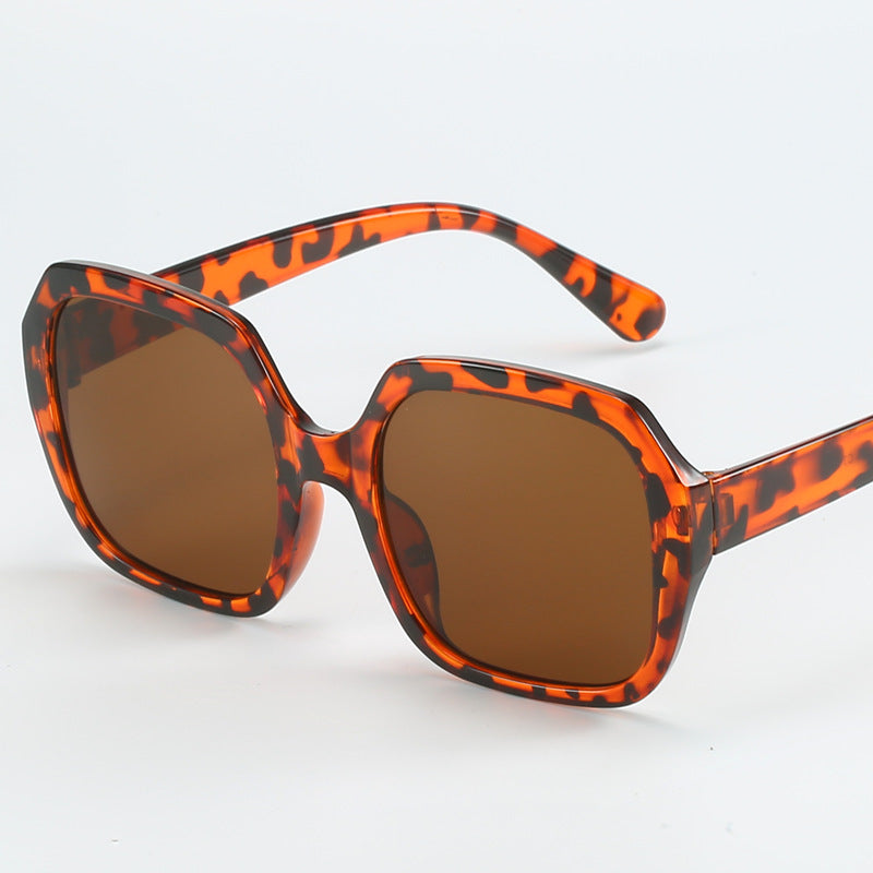 Women's Fashion Oversized Sunglasses with Extravagant Leopard Details Bowlift