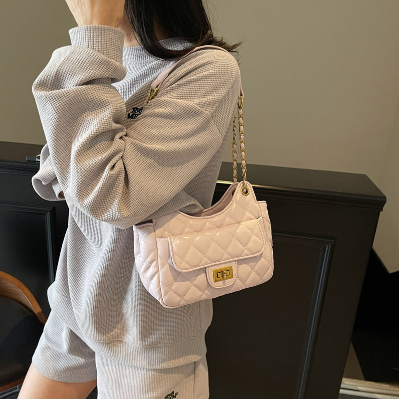 Quilted Shoulder Handbag Bowlift