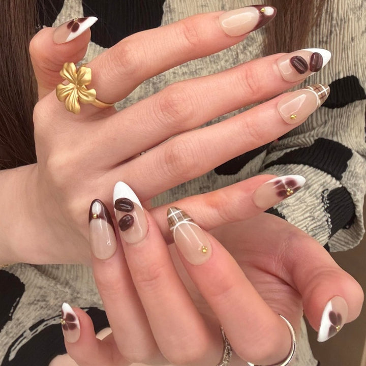Elegant Floral Design Press-On Nail Art Set Bowlift