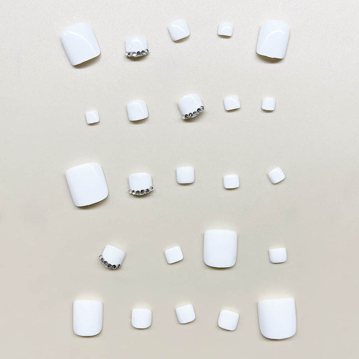 Nail art set with elegant high-gloss design and delicate accents Bowlift
