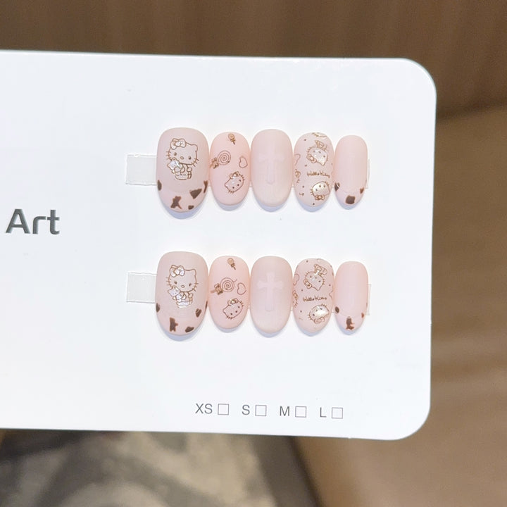 Nail art set with playful Hello Kitty motif Bowlift