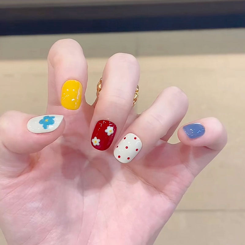 Playful Artistic Nail Art Design Set Bowlift