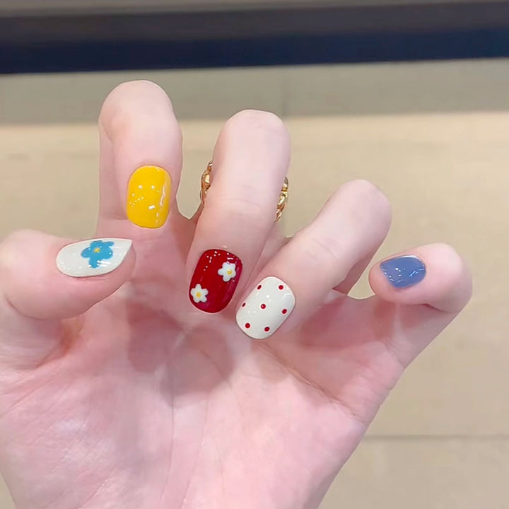 Playful Artistic Nail Art Design Set Bowlift