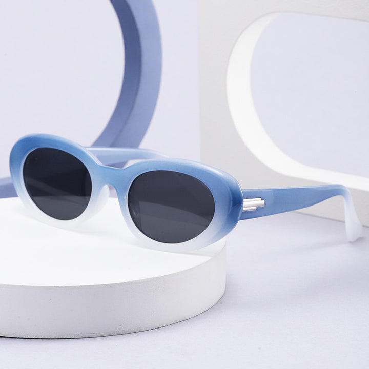 Ladies fashionable Cat-Eye glasses with trendy thick frame Bowlift