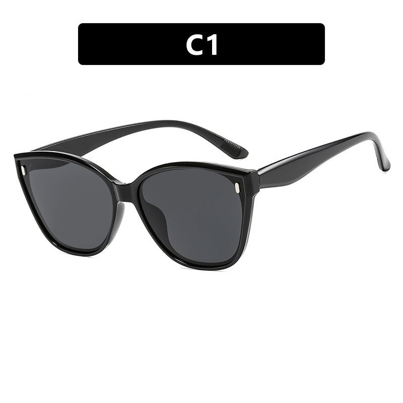 Women Cat-Eye Sunglasses with protective UV filter and stylish Frame Bowlift