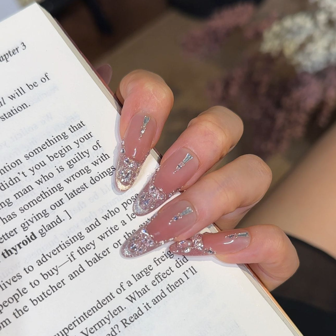 Glamorous Stiletto Press-On Nails Bowlift