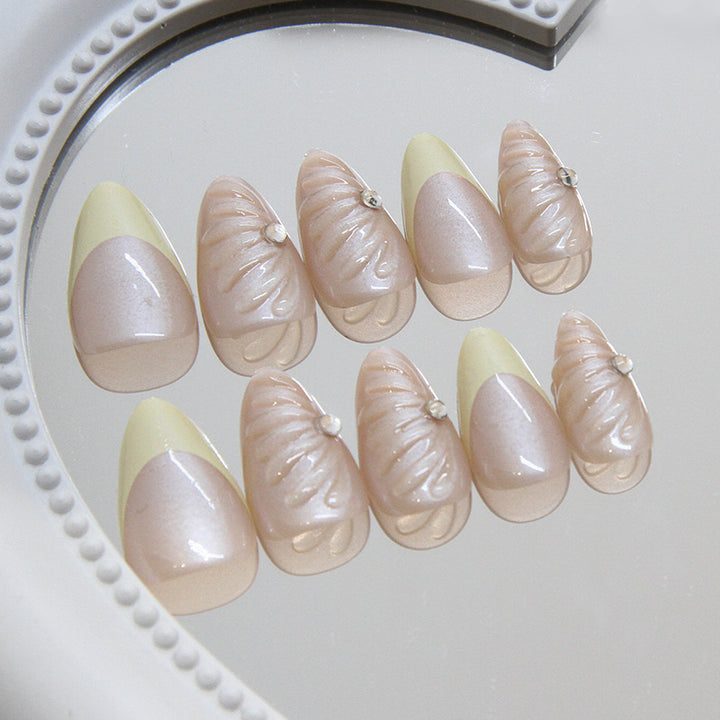 Artistic Shell-Crafted Press-On Nail Extensions Bowlift