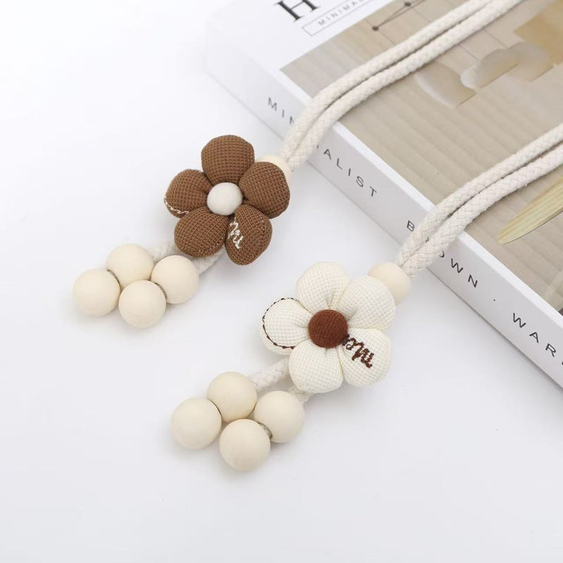 Decorative curtain tieback Bowlift