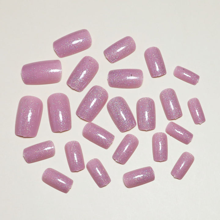 Glamorous Glittery Press-On Nail Tips Bowlift