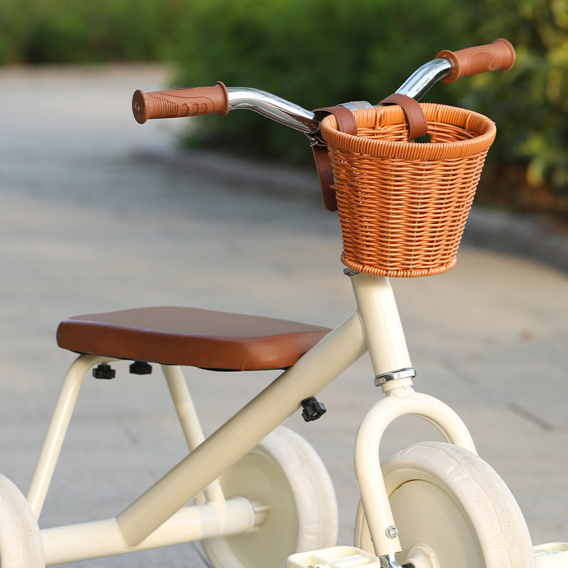 Ladies stylish basket made of woven material Bowlift