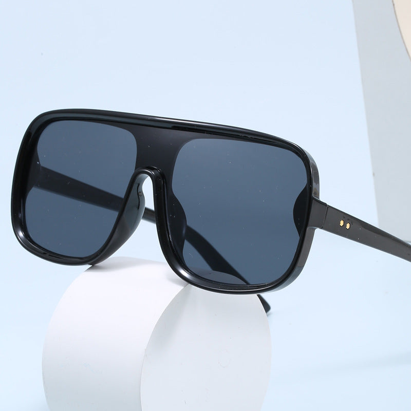 Women’s fashionable oversized sunglasses in futuristic design Bowlift