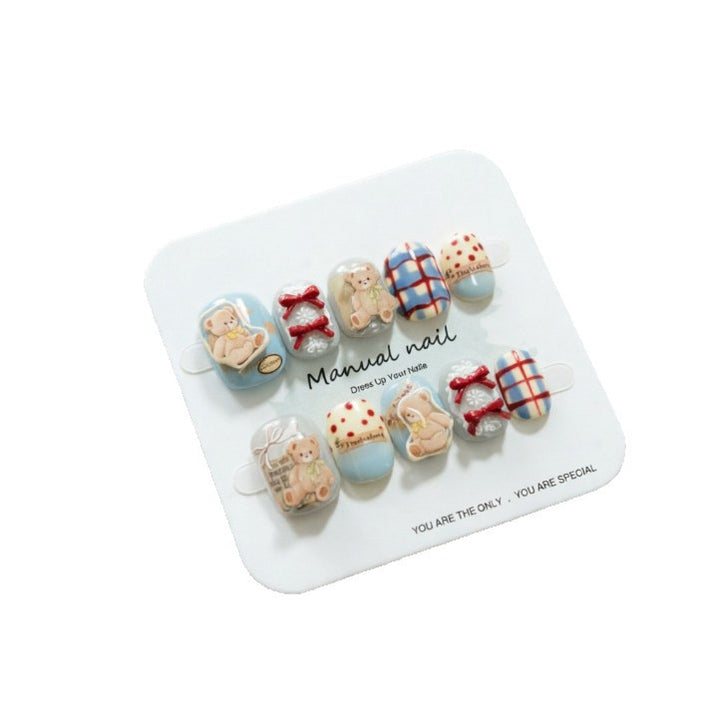 Cute artificial nails with bear motif Bowlift