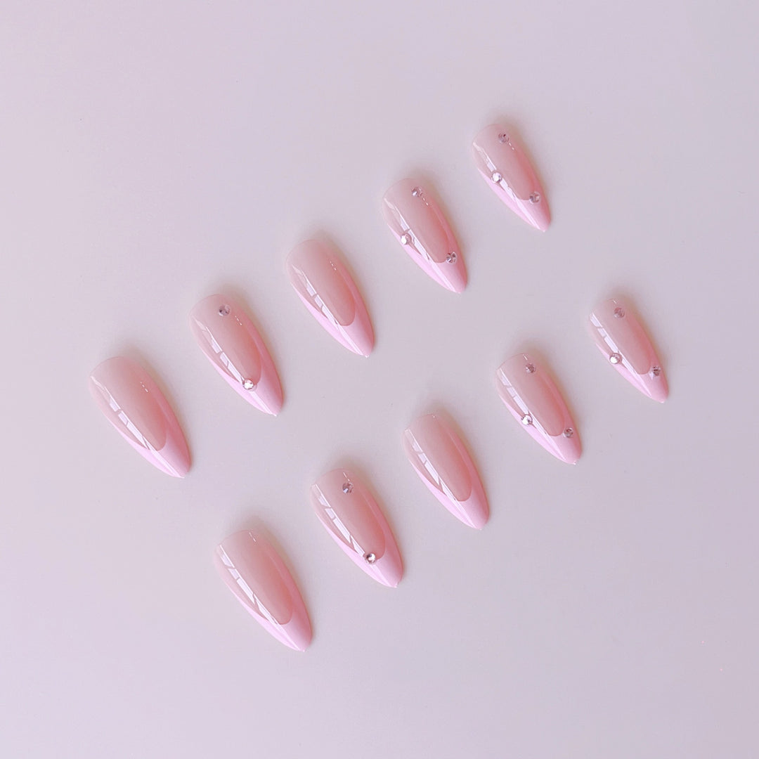 Artificial nail set with elegant glitter accents Bowlift