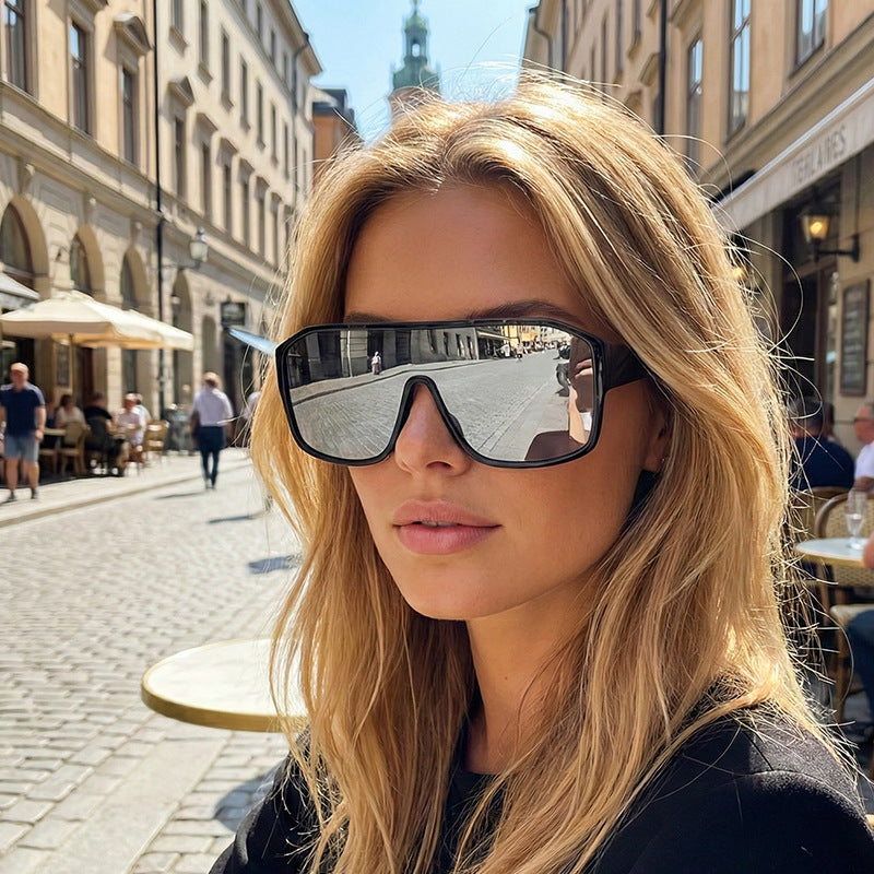 Ladies Fashion Oversized Sunglasses in Futuristic Design Bowlift