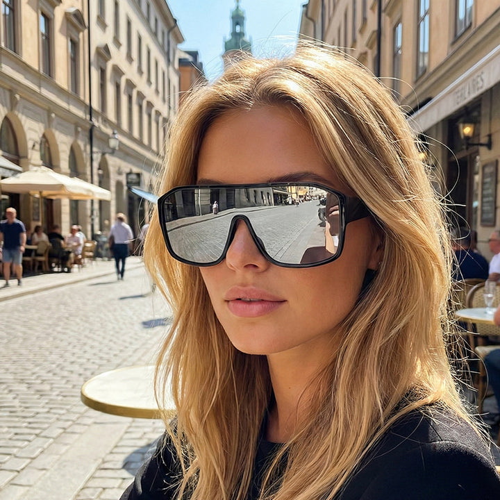 Ladies Fashion Oversized Sunglasses in Futuristic Design Bowlift