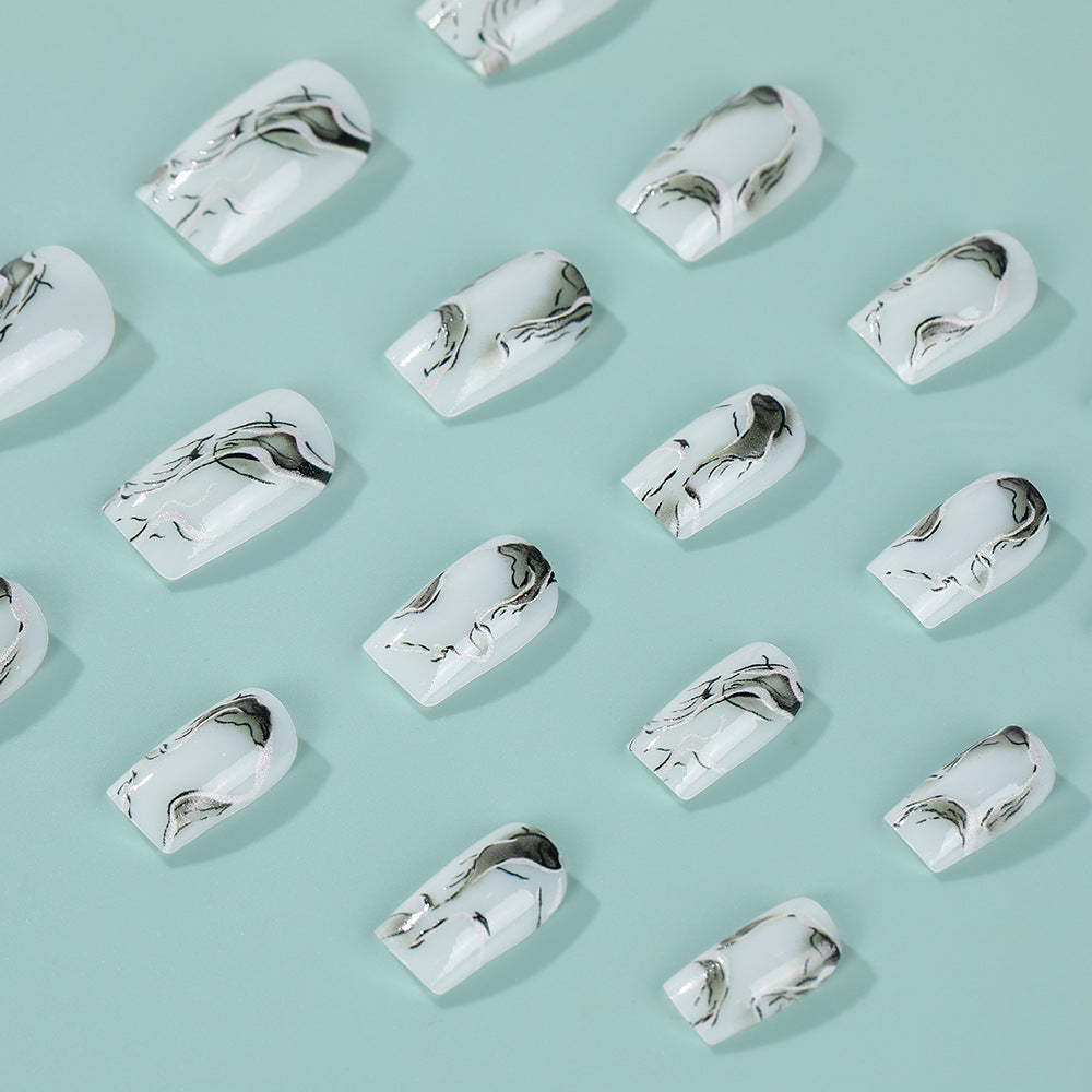 Artificial nails in an elegant minimalist style Bowlift
