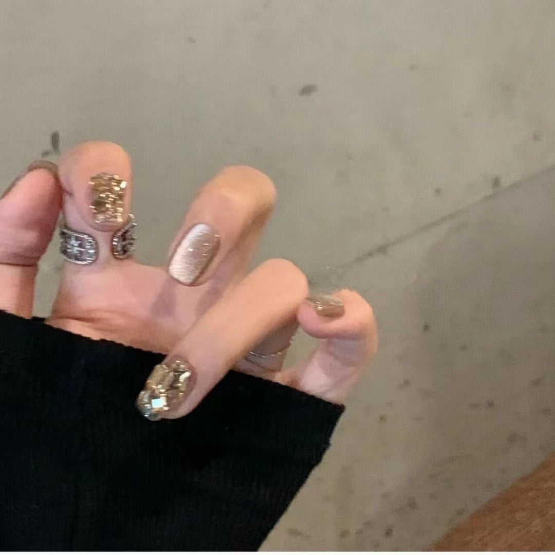 Glitter Nail Set with Luxurious Stone Embellishments Bowlift
