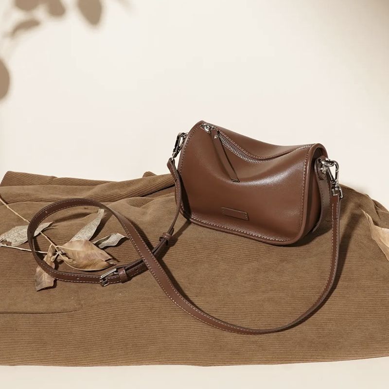 Smooth Leather Crossbody Purse Bowlift