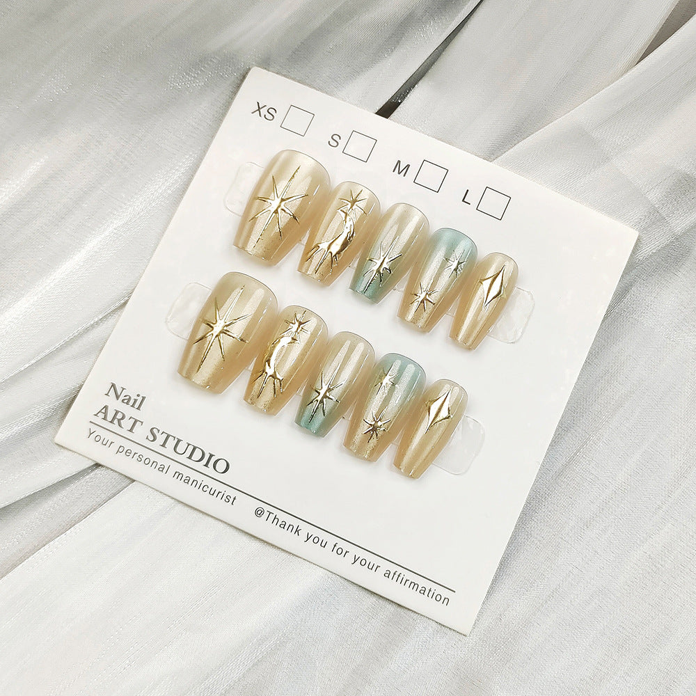 Glamorous Artificial Nails with Shimmering Design Bowlift