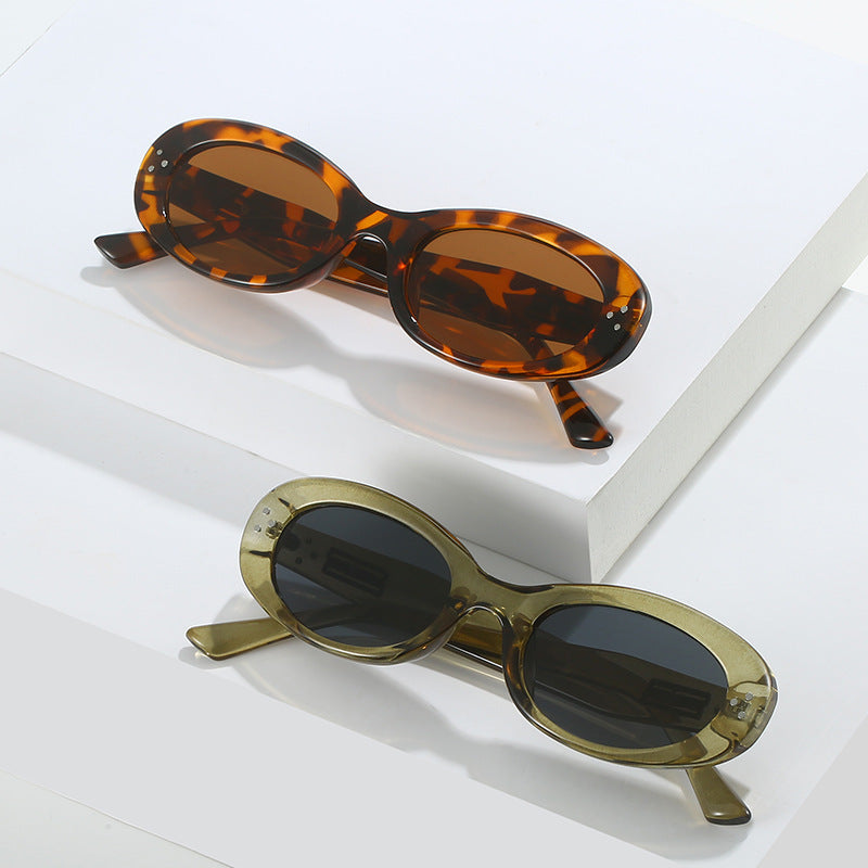 Retro-Inspired Oval Sunglasses Bowlift